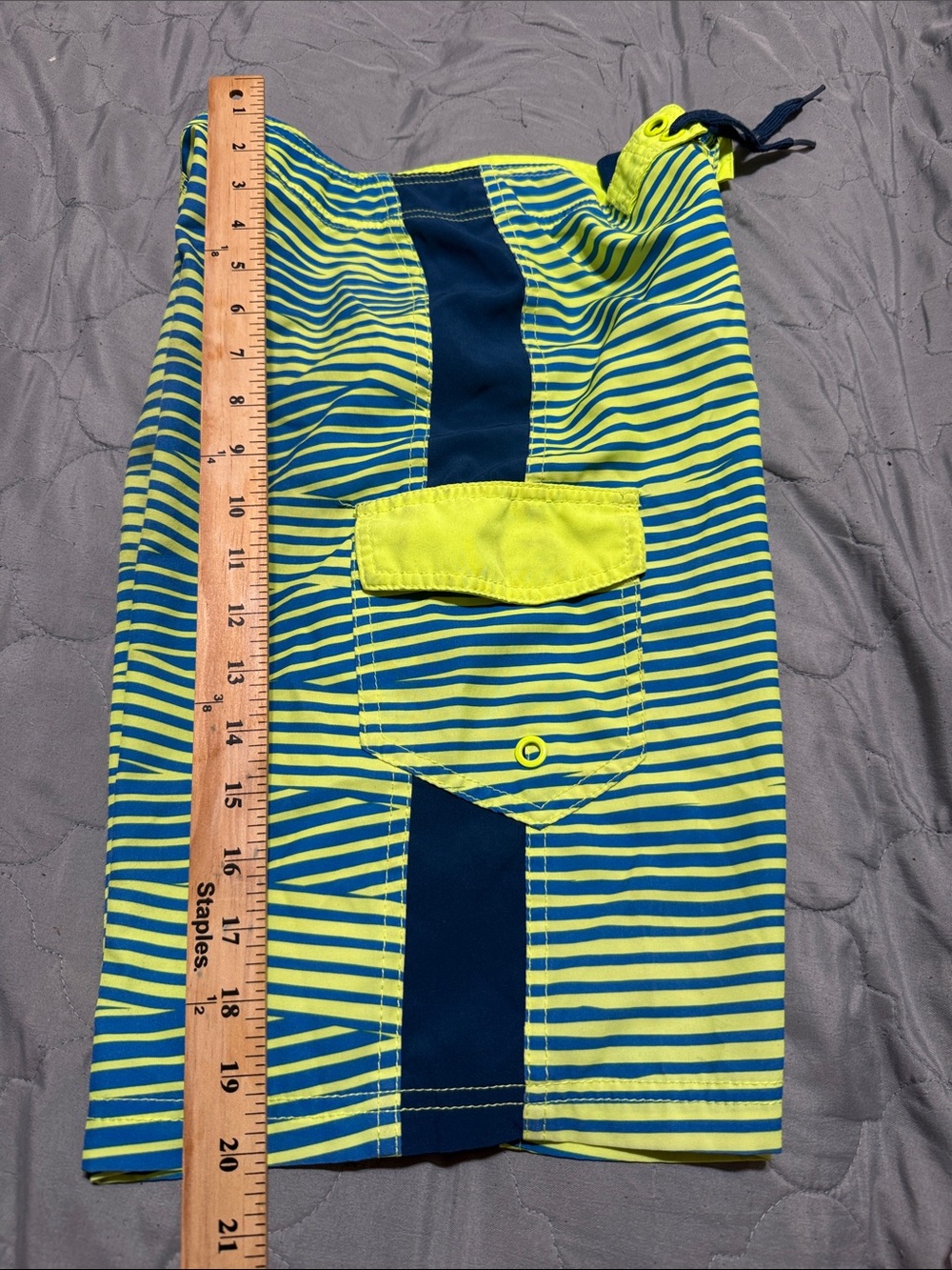 Puma Neon Yellow and Navy Striped Swim Shorts size L/14-16 - Picture 5 of 11